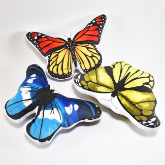 Schmetterlings Plüsch-Kissen, auf weißen Grund, sortiert in 3 Farben, ca. 33x24x9cm
